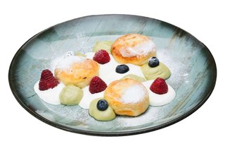 Doughnuts with pistachio cream