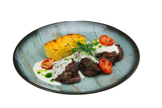 Veal medallions with blue cheese sauce