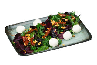 Roasted beetroot salad with goat cheese 1/350