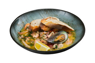 Seafood sauté in white wine