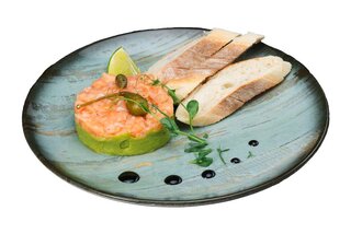 Salmon tartare with guacamole
